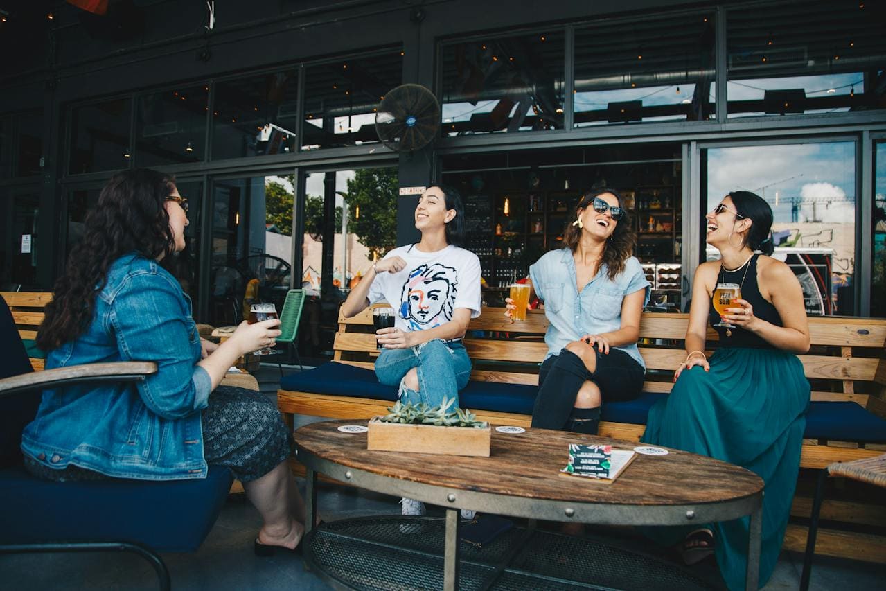 Como usar terno feminino e transformar o look de trabalho para o happy hour